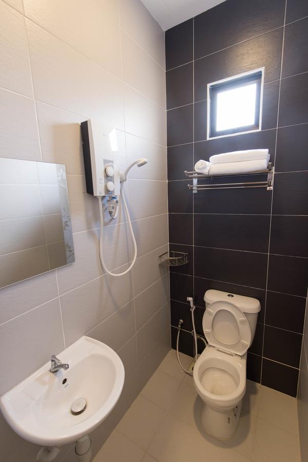 Homestay 21 Hotel Johor Bahru Exterior photo