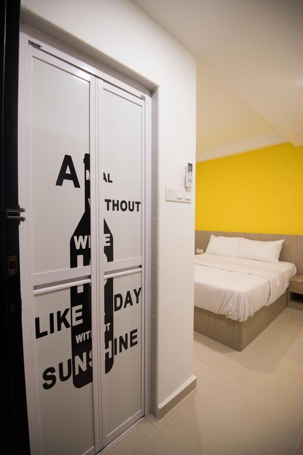 Homestay 21 Hotel Johor Bahru Exterior photo